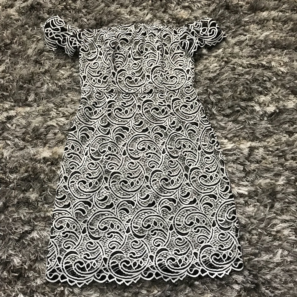 NWT Off-Shoulder Lace BB Dakota Dress
